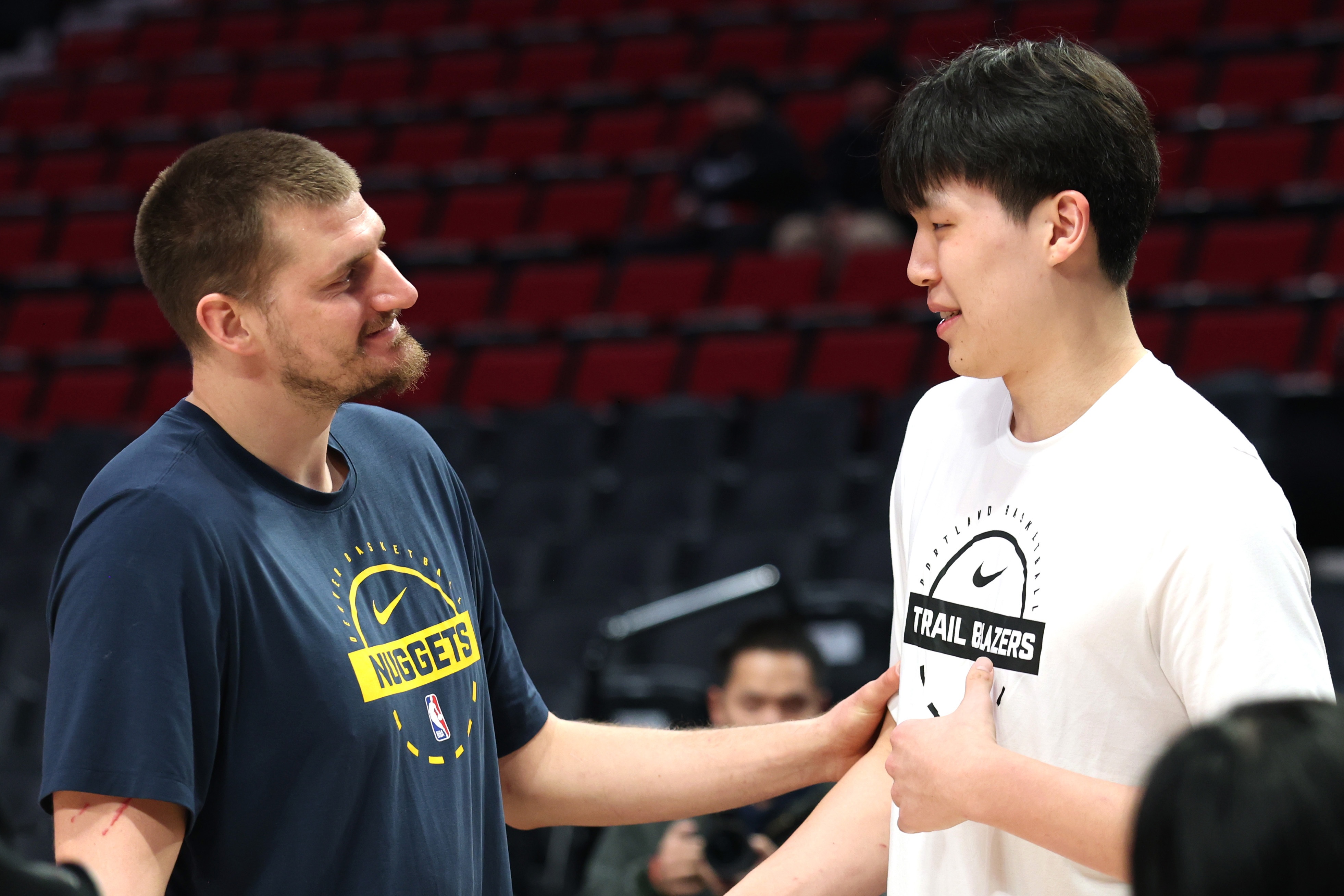 奇异果体育官方直播-拓媒：解说动不动就说杨瀚森是小约基奇 这样做对杨没一点好处