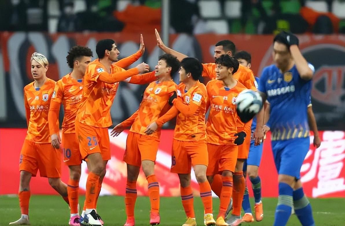 奇异果体育官方直播-意外！他成鲁能本赛季唯一能踢主力的95大牌青训国脚，引发热议