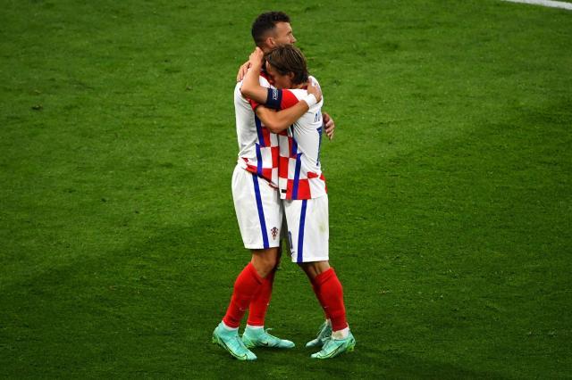 奇异果体育足球直播-克服“恐苏症”昂首晋级 克罗地亚及时苏醒昂首出线